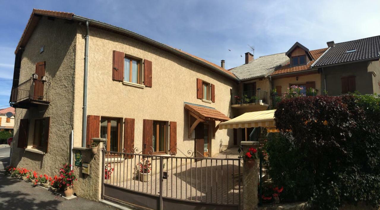 La Maison De Valentine Jarjayes Bagian luar foto